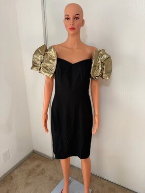 Saks Fifth Avenue Black Dress Gold Statement Sleeves Cocktail Size 8